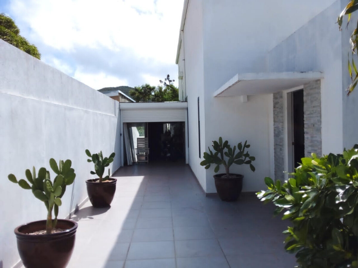 VILLA ALMOND GROVE ST. MAARTEN SXM