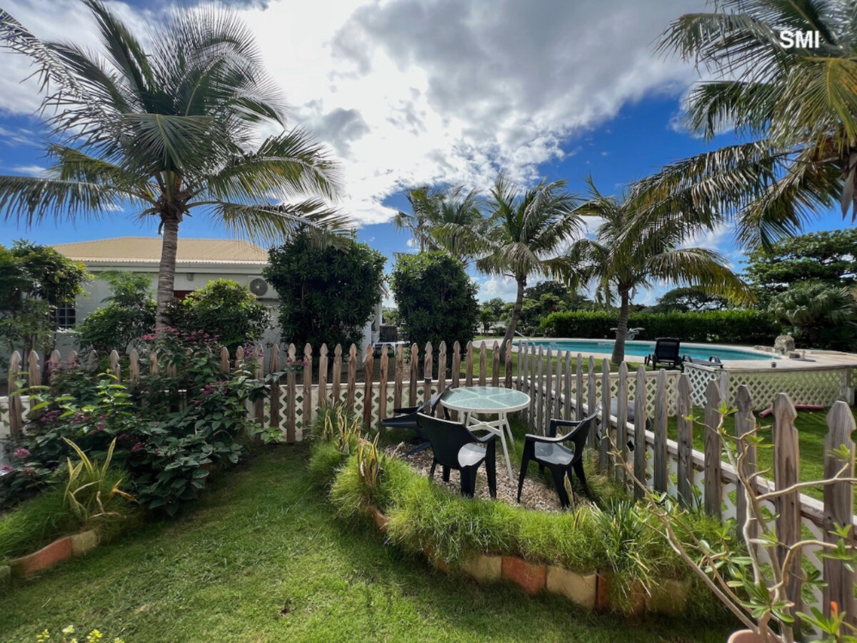 Duplex Almond Grove Garden, Pool, gated, SXM