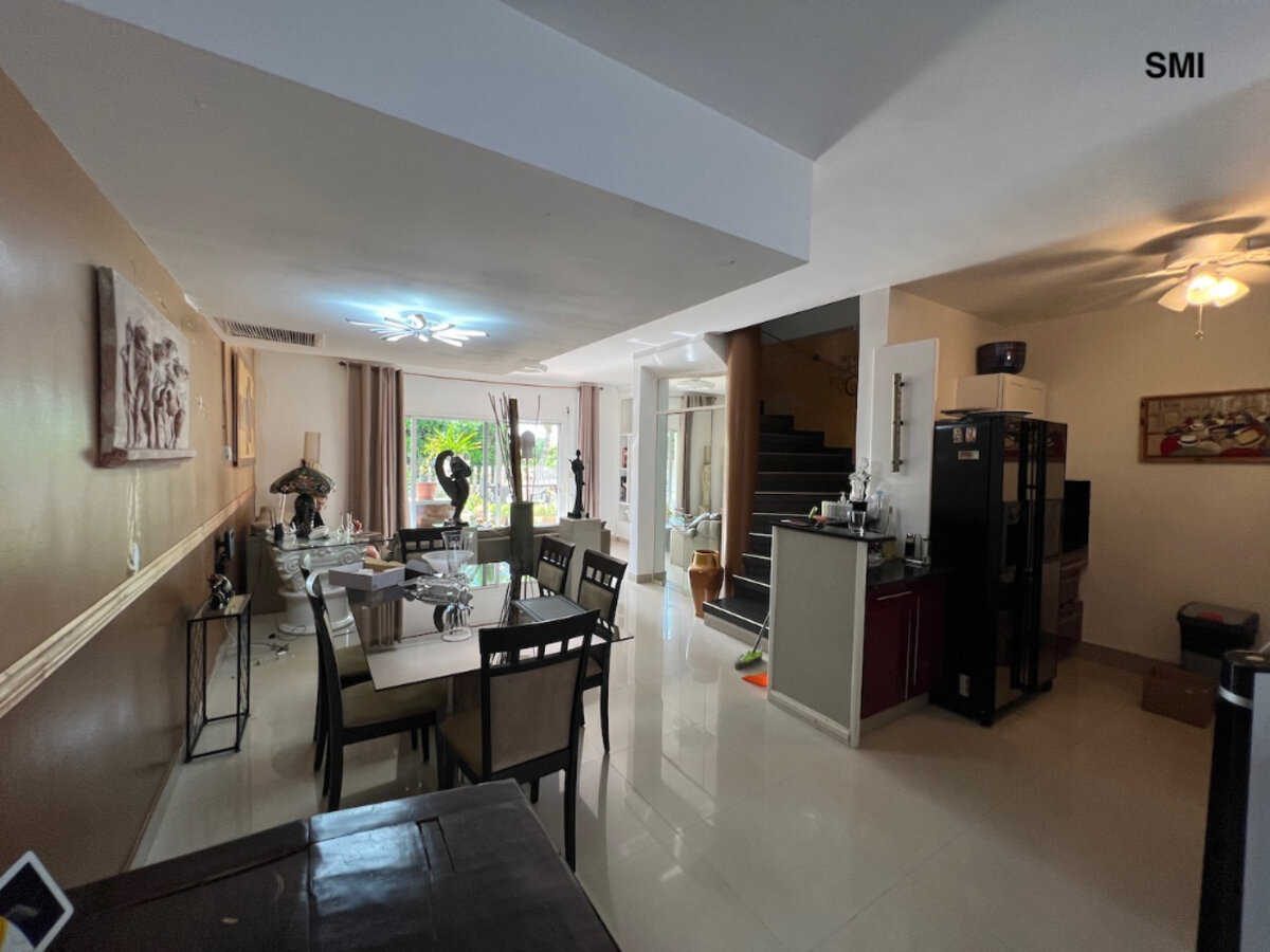 Duplex Almond Grove Garden, Pool, gated, SXM