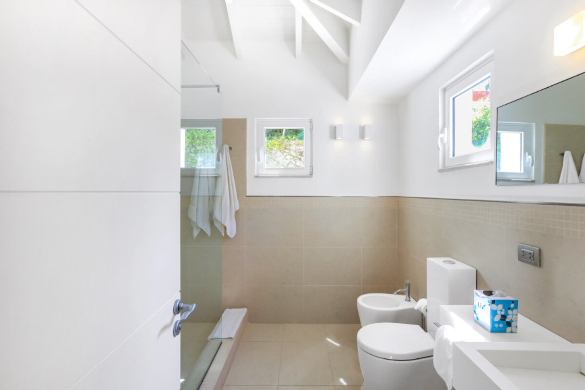 DeLuxe Villa Boat Slip gates community SXM