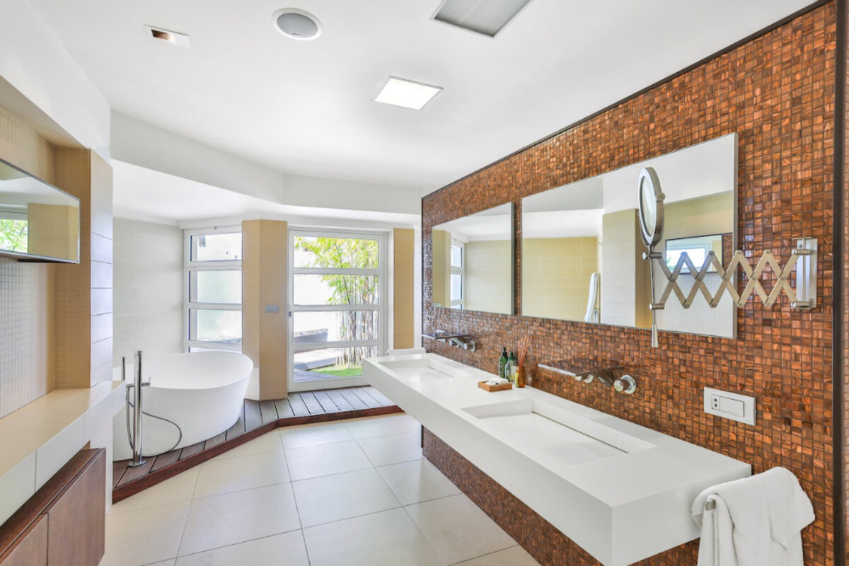 DeLuxe Villa Boat Slip gates community SXM