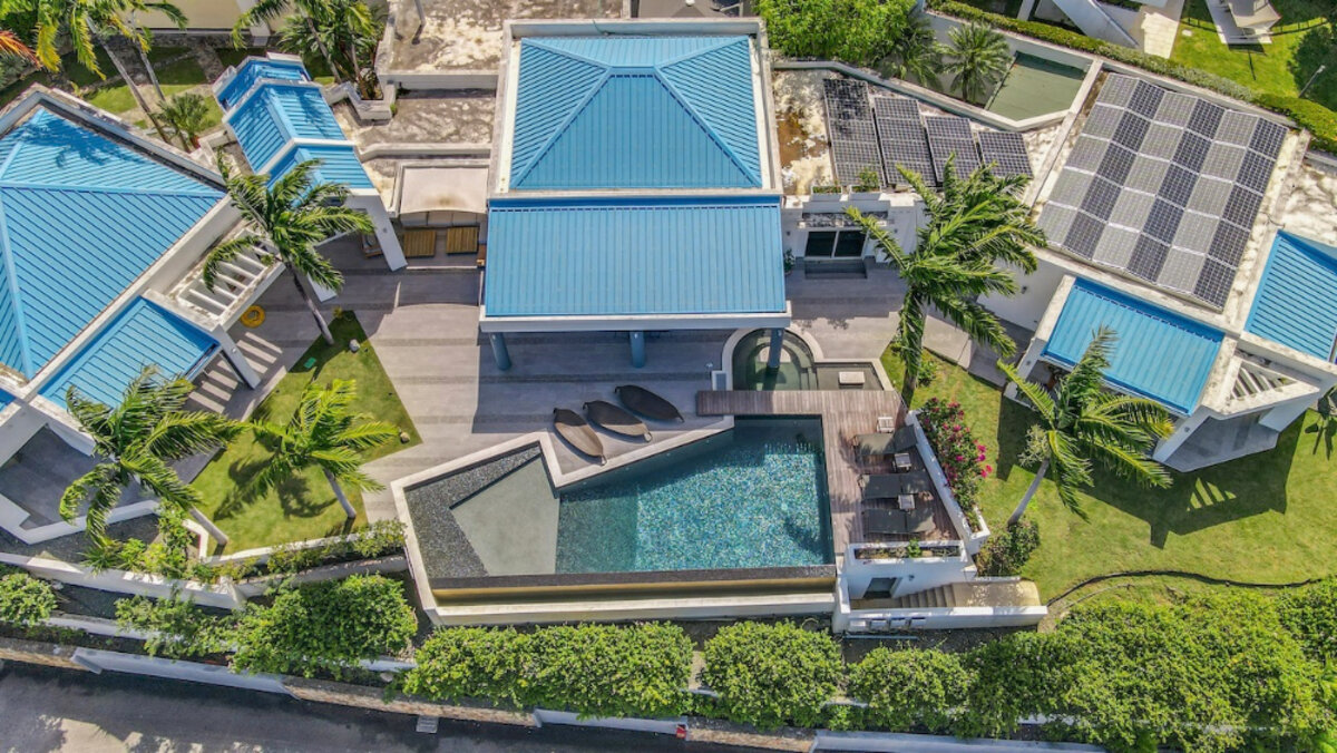 DeLuxe Villa Boat Slip gates community SXM