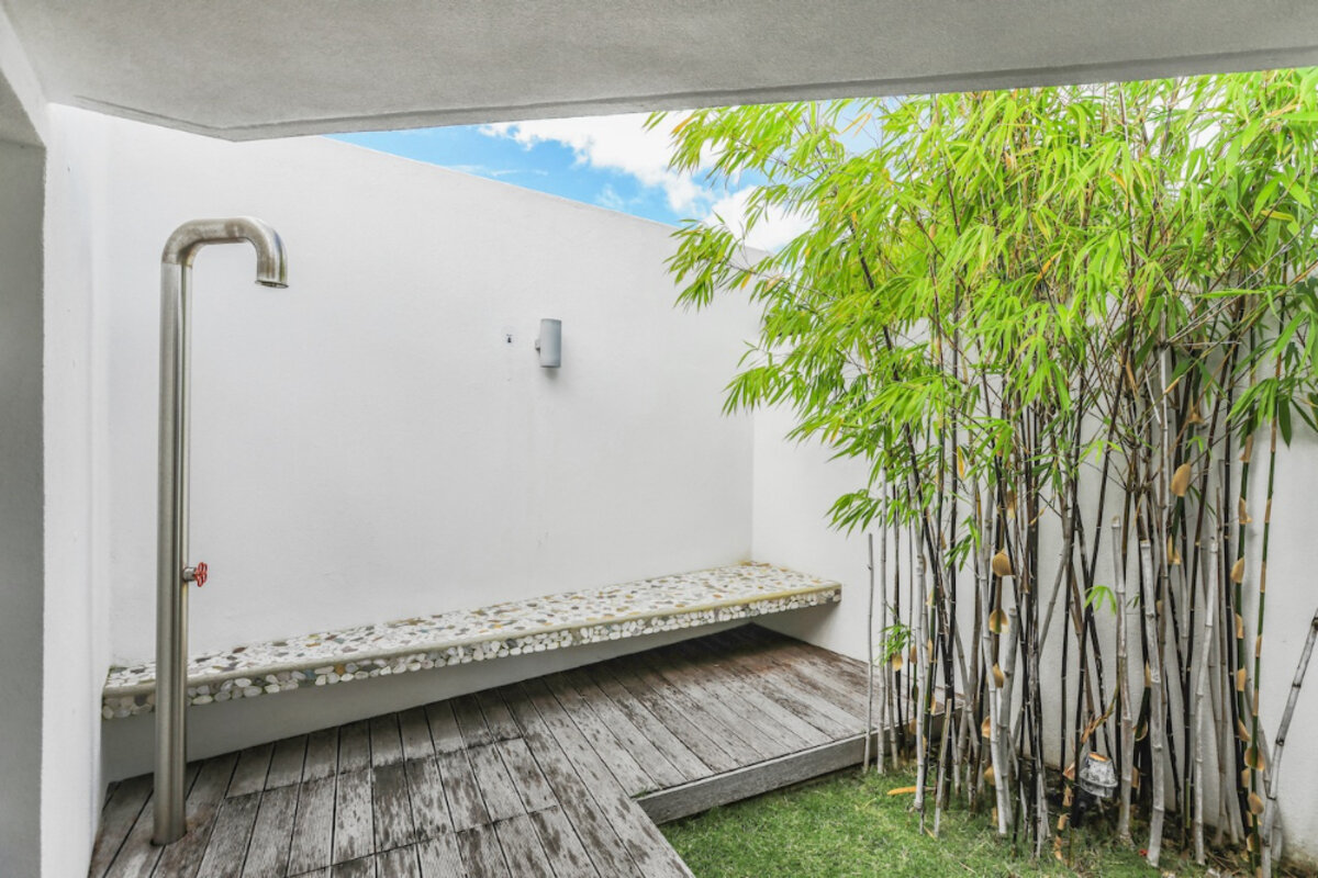 DeLuxe Villa Boat Slip gates community SXM