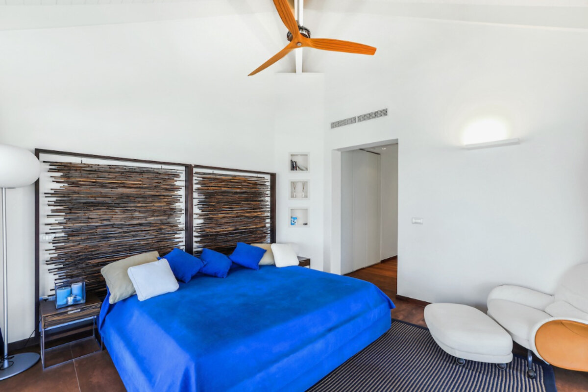 DeLuxe Villa Boat Slip gates community SXM