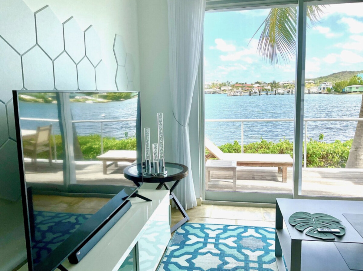 Waterfront 2 Br 2B baths Oyster Pond St. Maarten