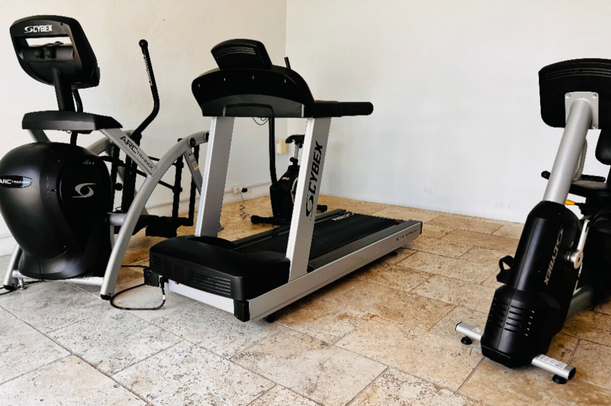 Waterfront 2 Br 2B baths Oyster Pond St. Maarten