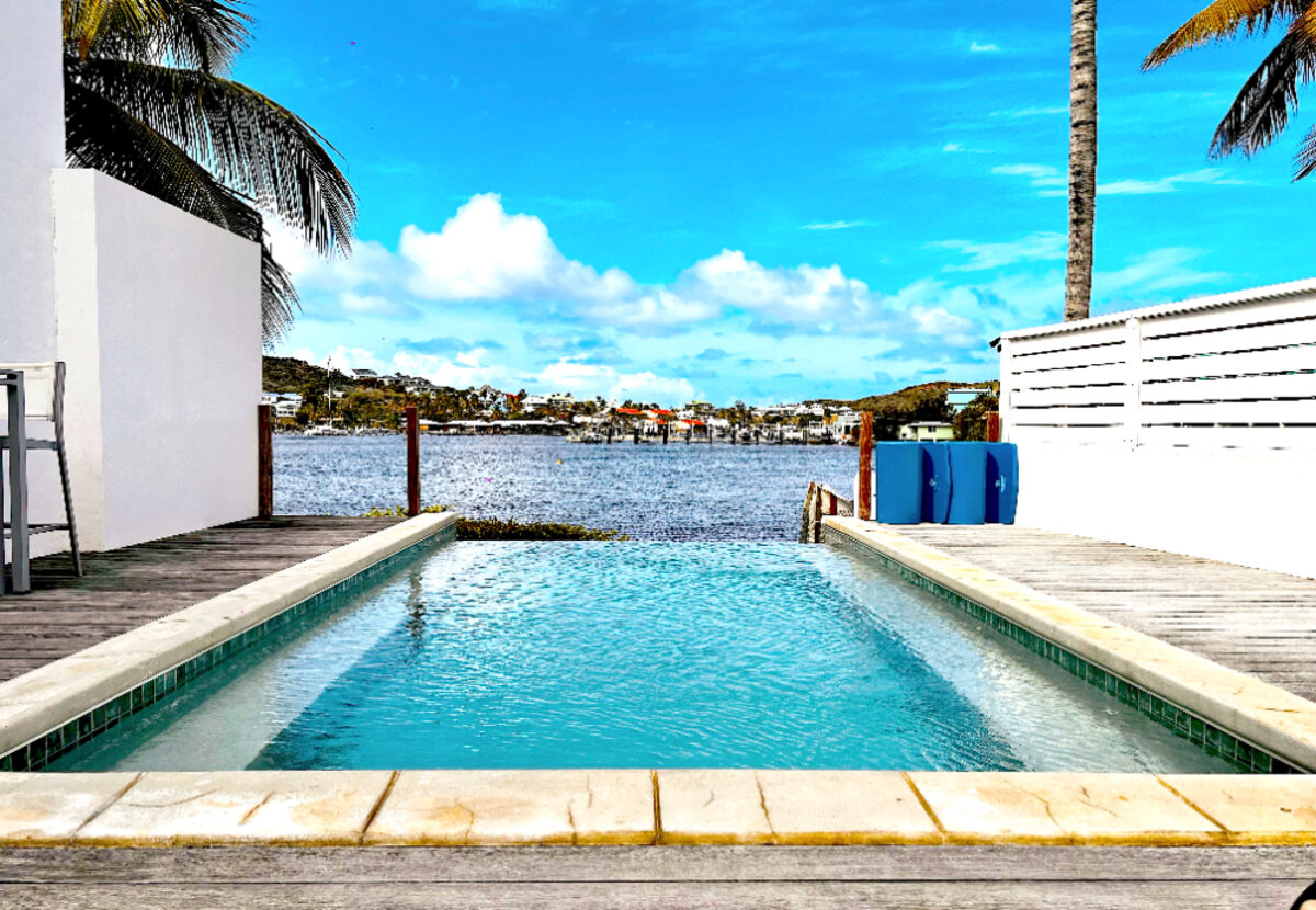 Waterfront 2 Br 2B baths Oyster Pond St. Maarten
