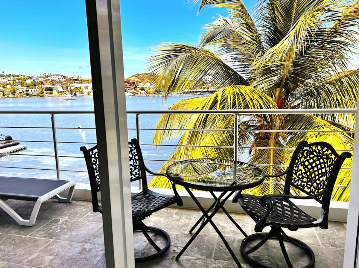 Waterfront 2 Br 2B baths Oyster Pond St. Maarten