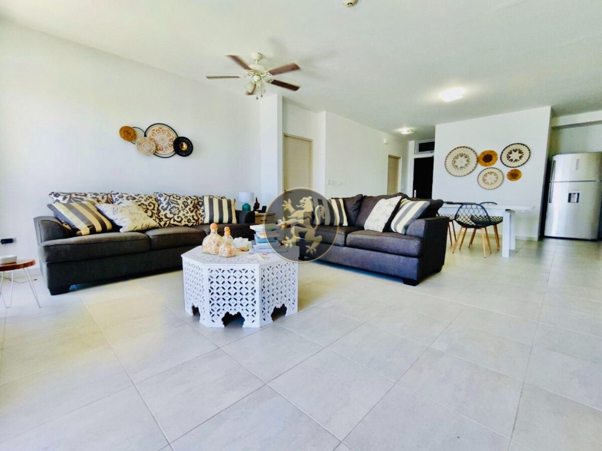 Island Paradise: Luxury 2BR Condo with Ocean Views