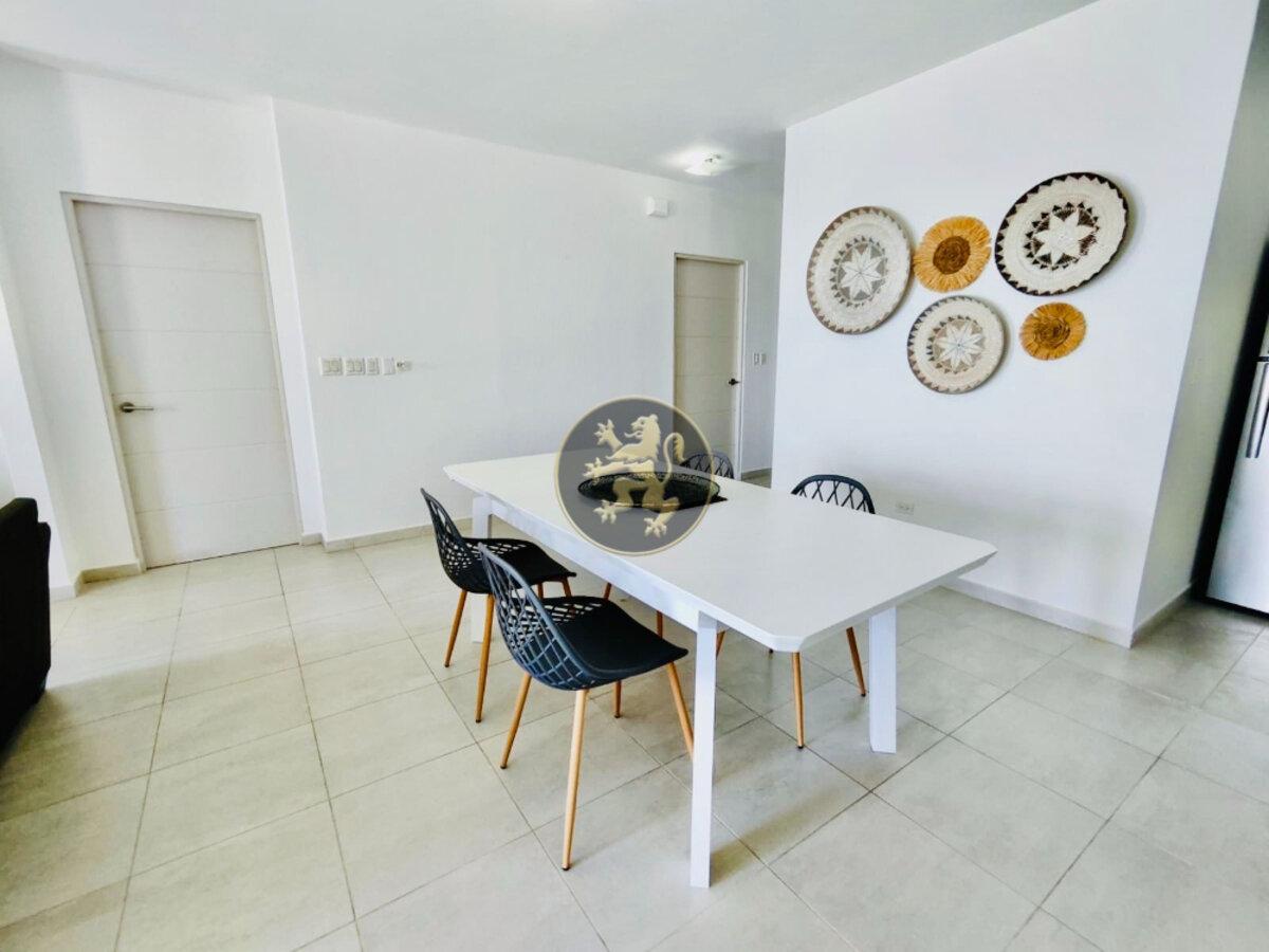 Island Paradise: Luxury 2BR Condo with Ocean Views