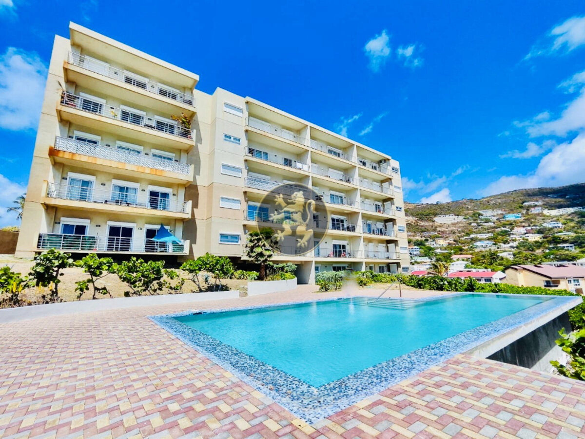 Island Paradise: Luxury 2BR Condo with Ocean Views