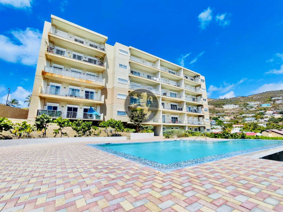 Island Paradise: Luxury 2BR Condo with Ocean Views