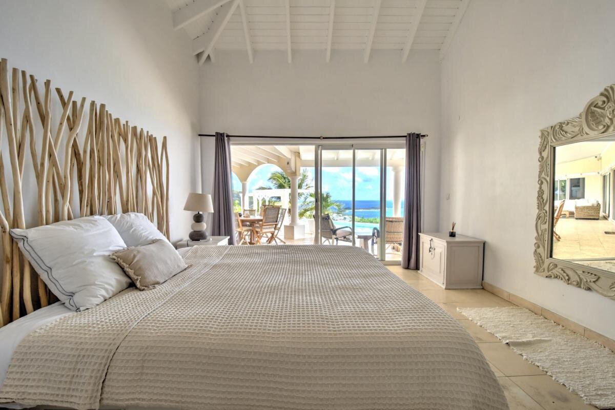 Villa T5 Sea View with a studio and T3 apartment