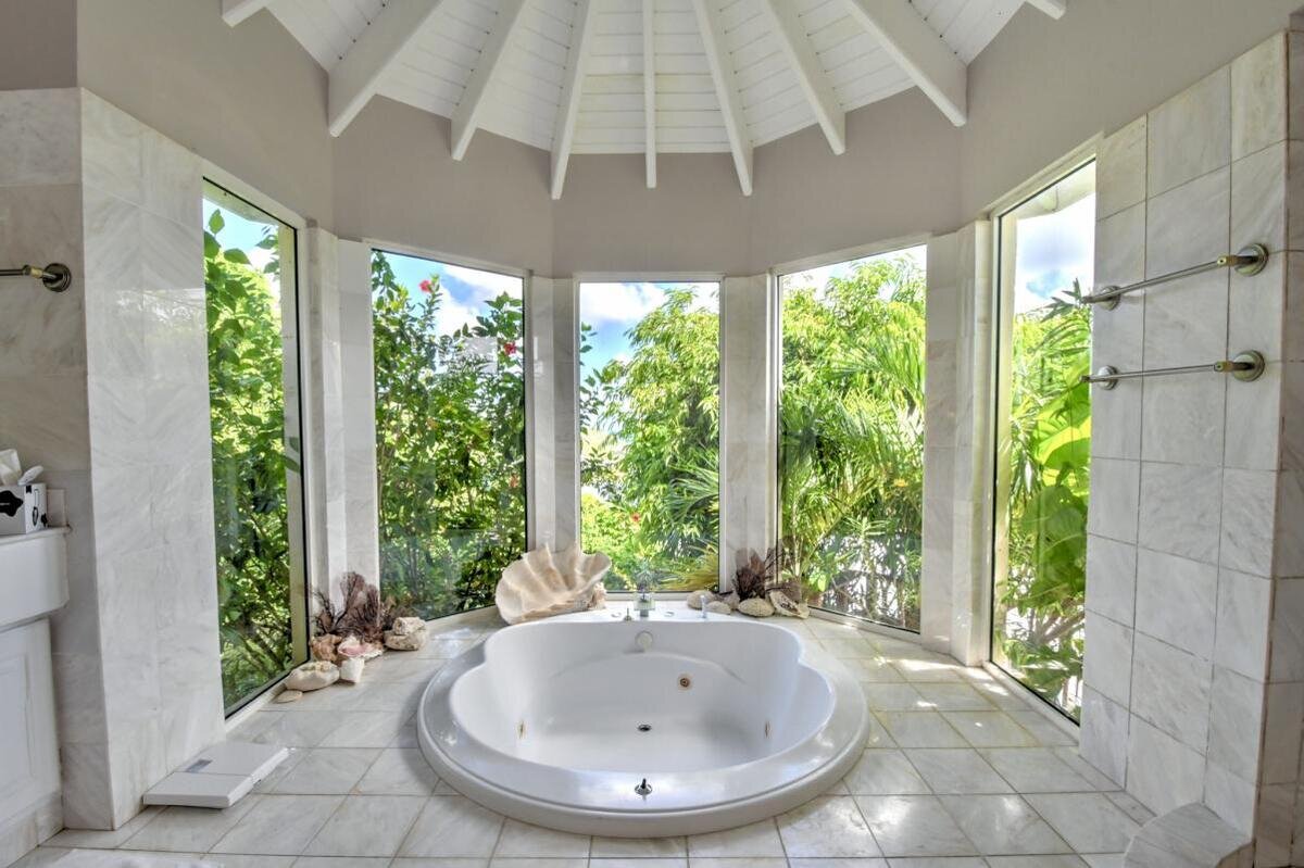 Villa T5 Sea View with a studio and T3 apartment