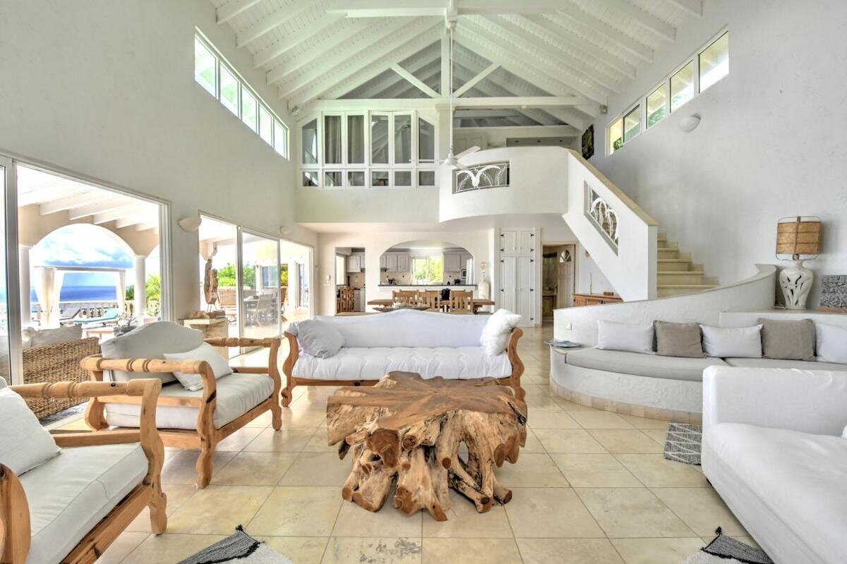 Villa T5 Sea View with a studio and T3 apartment