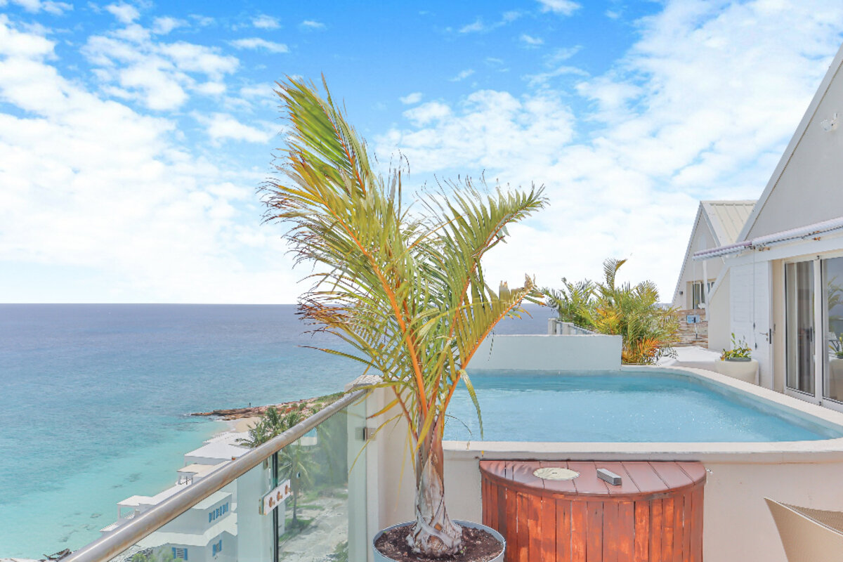 Beachfront Sapphire Penthouse