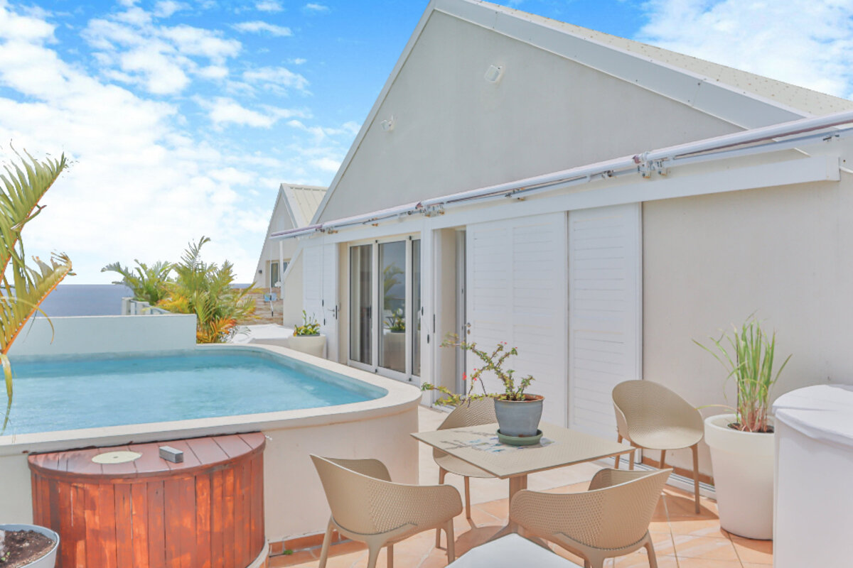 Beachfront Sapphire Penthouse