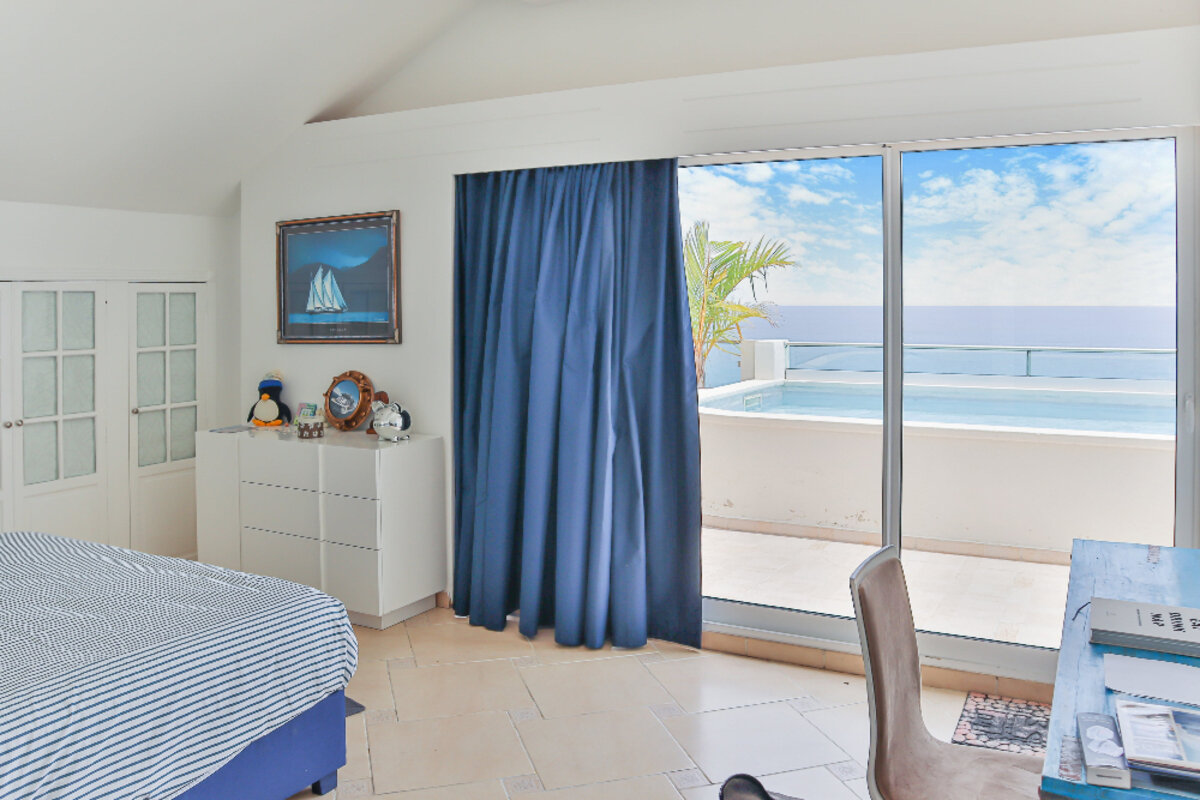 Beachfront Sapphire Penthouse