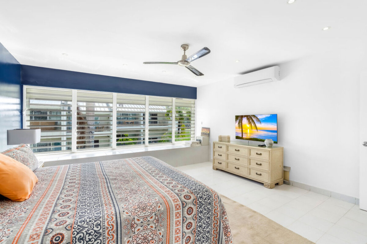 Beachfront Paradise in Cupecoy Beach