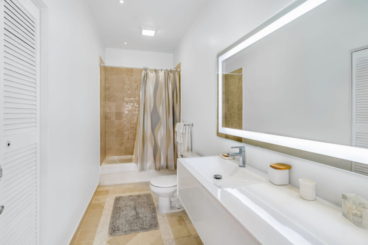 Beachfront Paradise in Cupecoy Beach