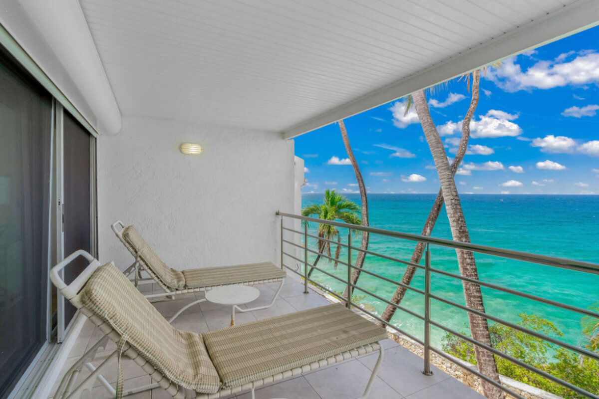 Beachfront Paradise in Cupecoy Beach