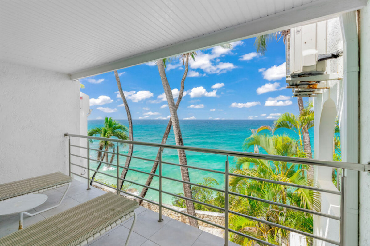Beachfront Paradise in Cupecoy Beach