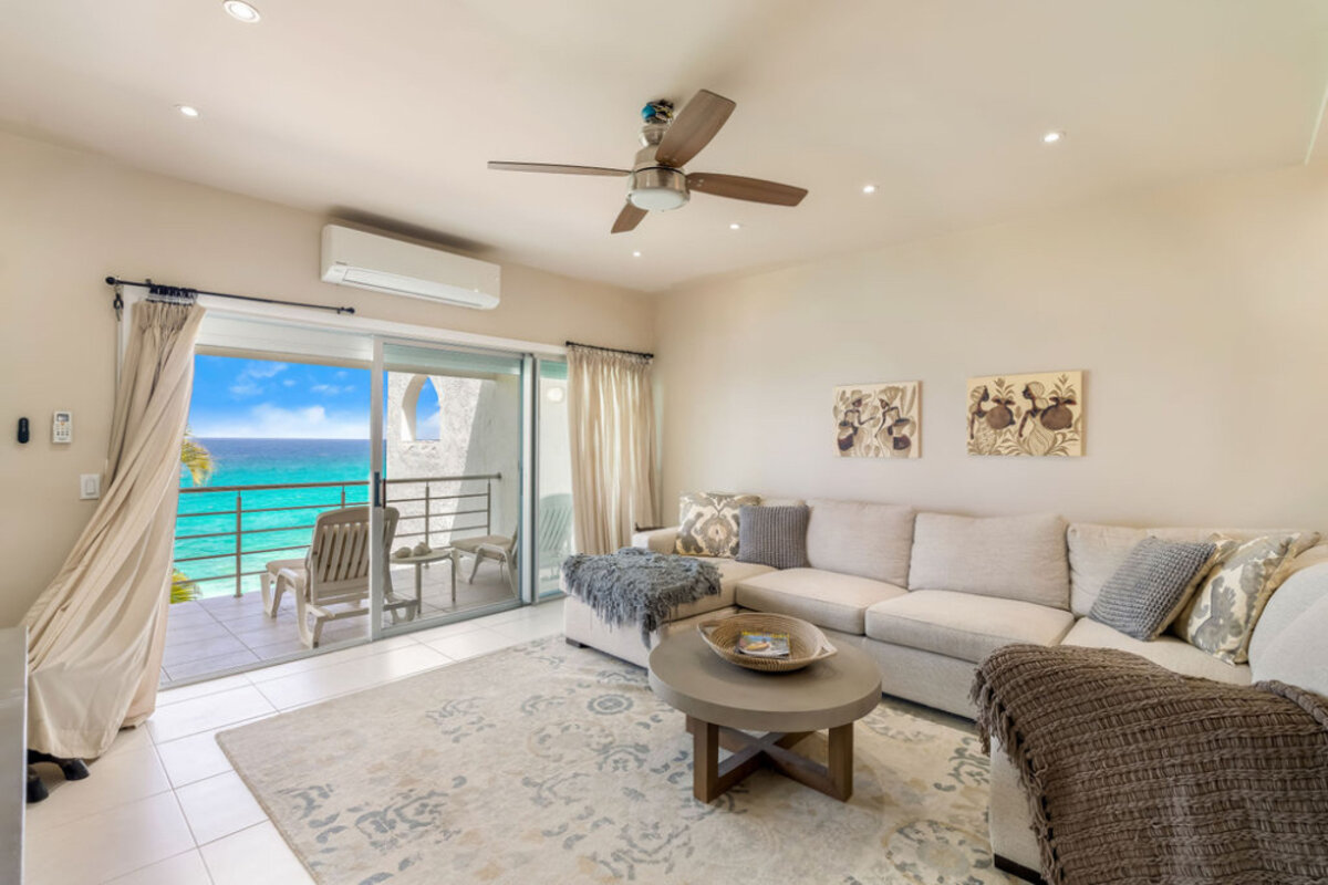 Beachfront Paradise in Cupecoy Beach