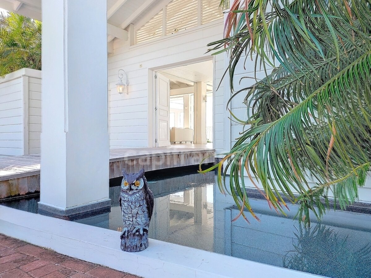 6 Bedroom Villa With Sea View And Caretaker'S House On