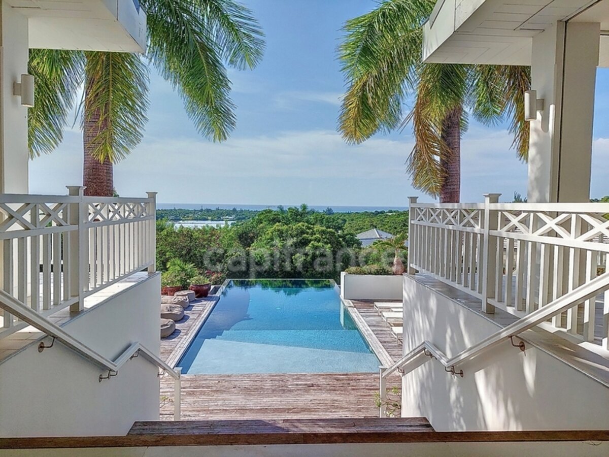 6 Bedroom Villa With Sea View And Caretaker'S House On