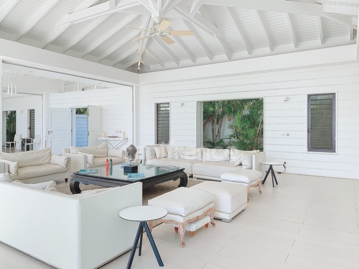 6 Bedroom Villa With Sea View And Caretaker'S House On