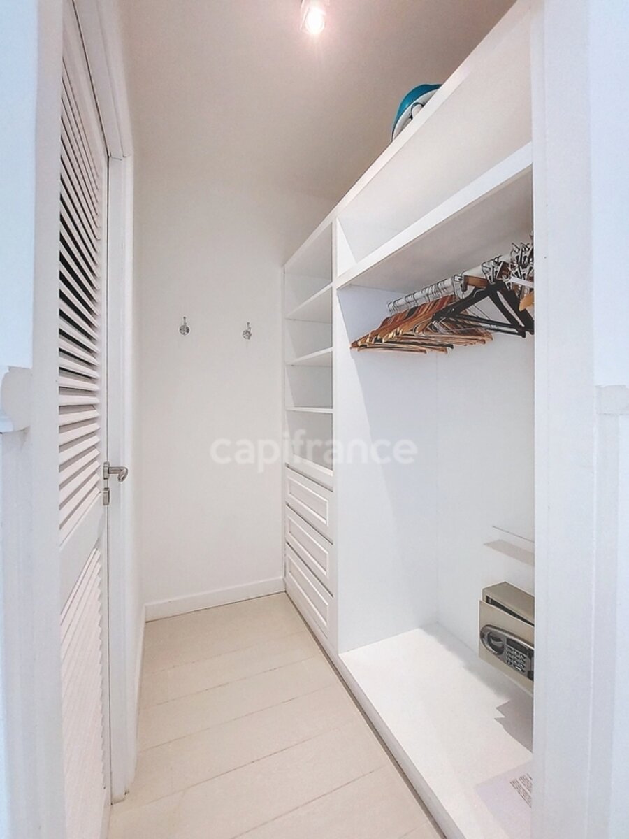 6 Bedroom Villa With Sea View And Caretaker'S House On