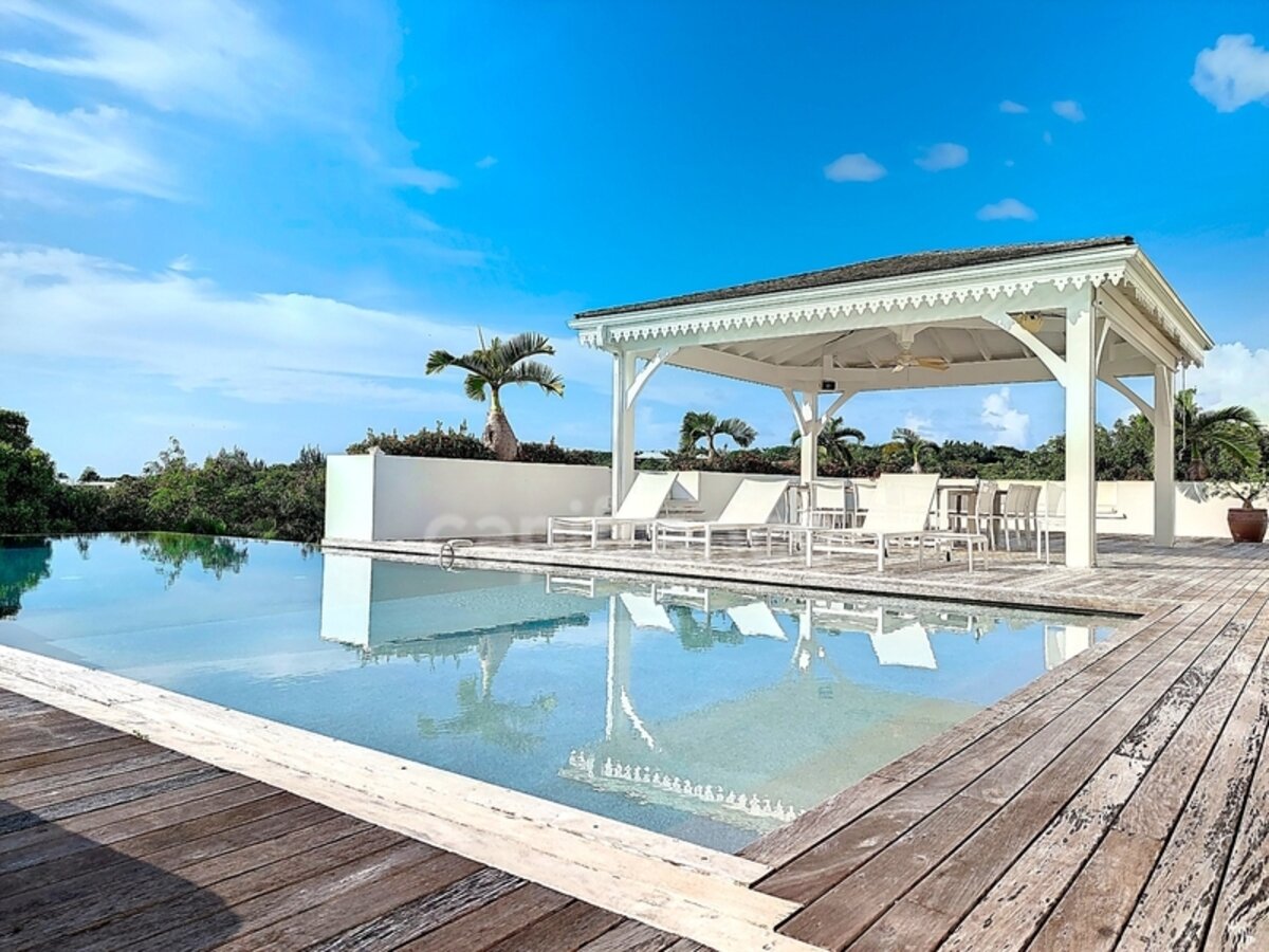 6 Bedroom Villa With Sea View And Caretaker'S House On