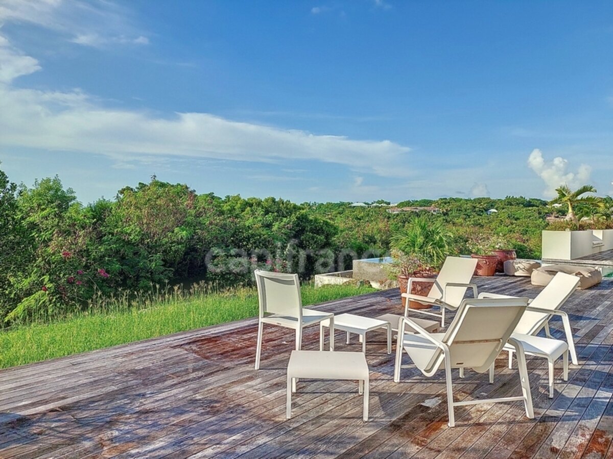 6 Bedroom Villa With Sea View And Caretaker'S House On