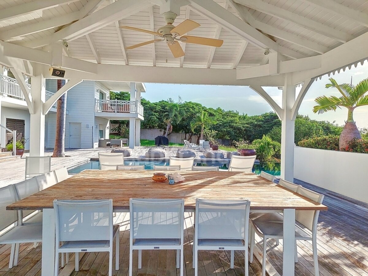 6 Bedroom Villa With Sea View And Caretaker'S House On