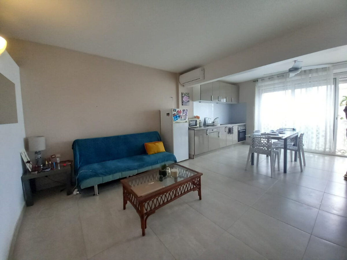 Studio Flamboyant on the beach.