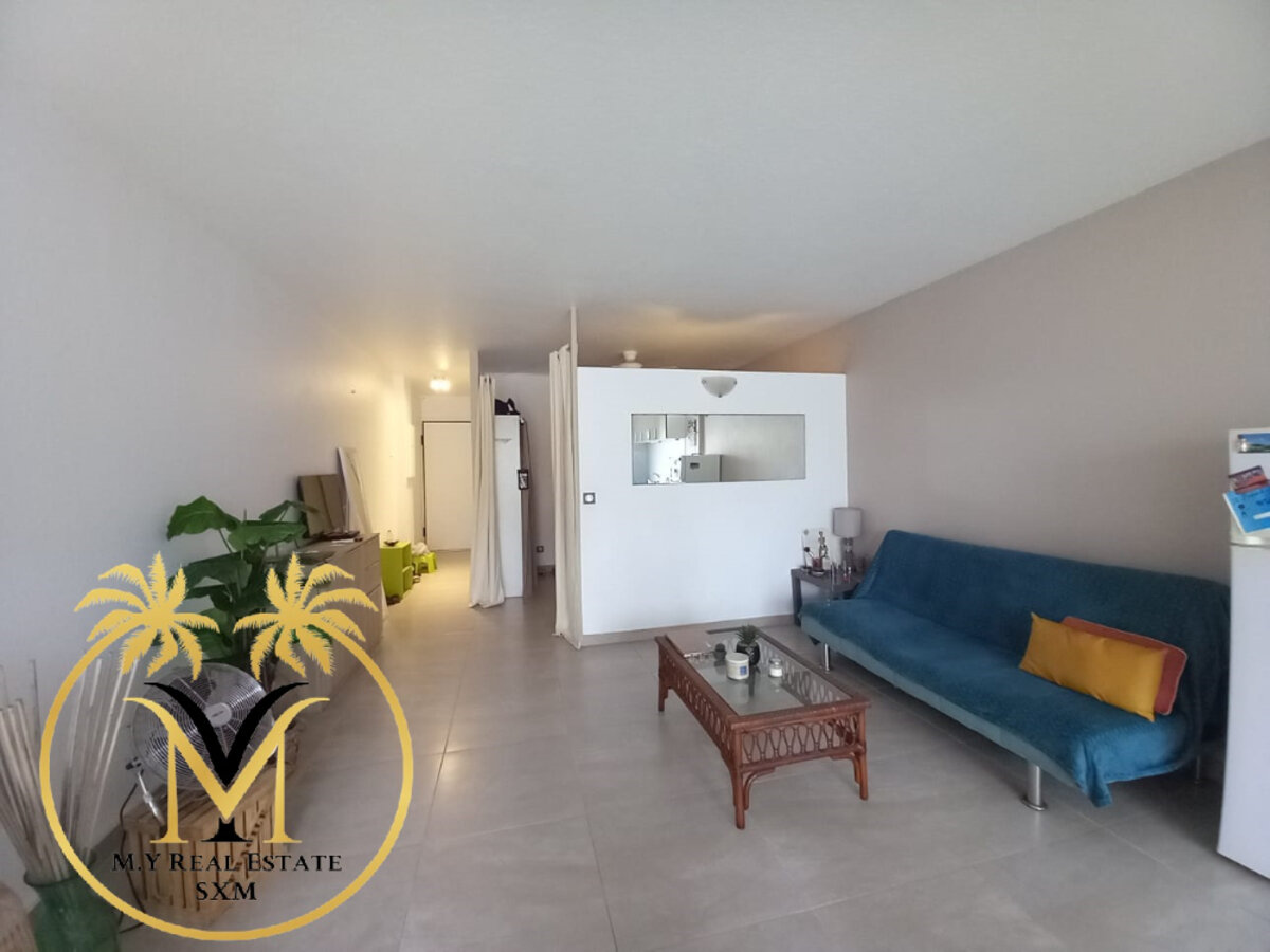 Studio Flamboyant on the beach.