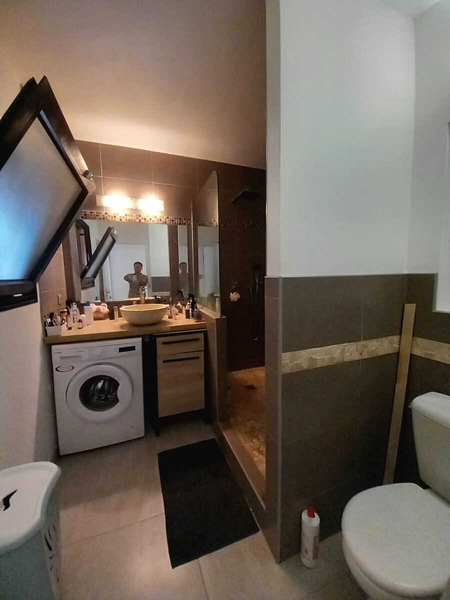 Studio Flamboyant on the beach.