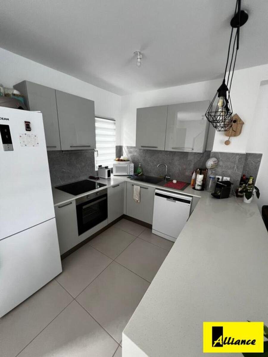 Recent villa with private swimming pool and garden on the