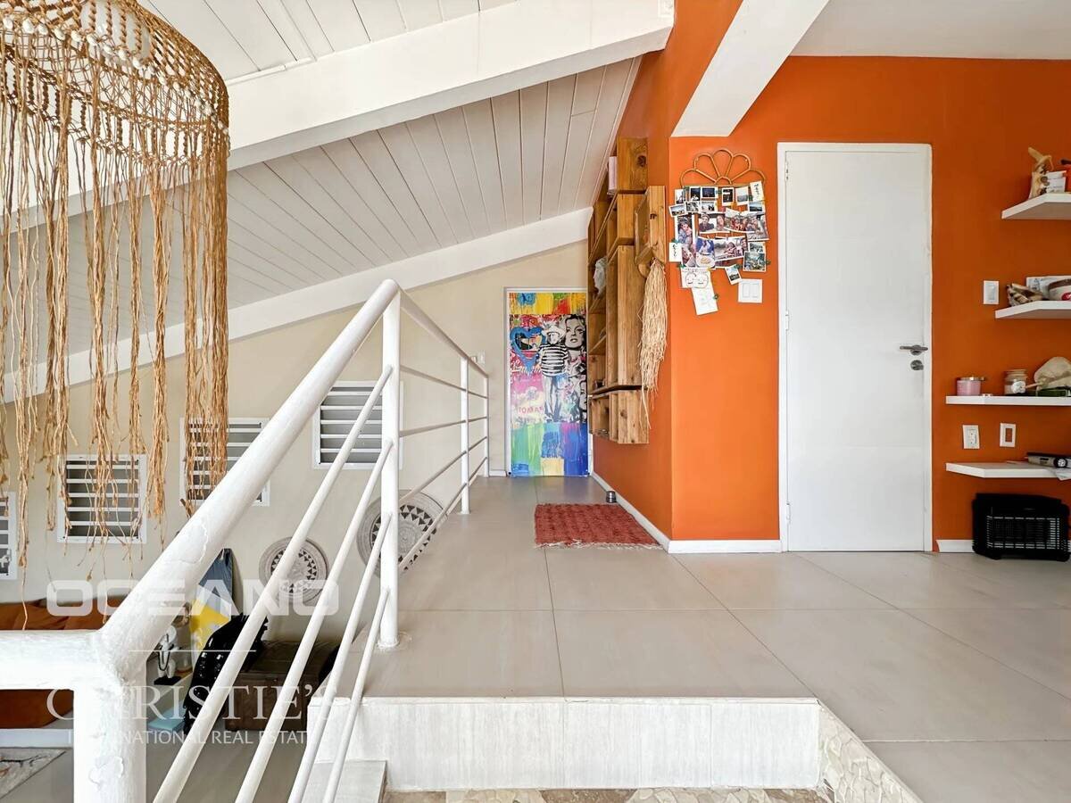 Pelican Key-Beautiful "Santa Fe" Style Home With Panoramic