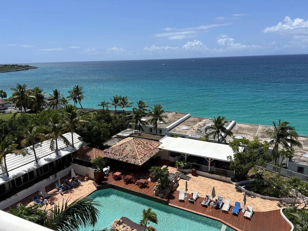 Un bijou d'appartement sur la plage .