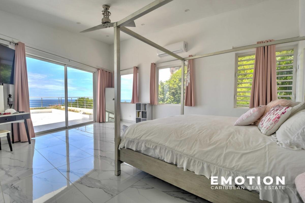 Villa T5 And An Apartment - 640 m2