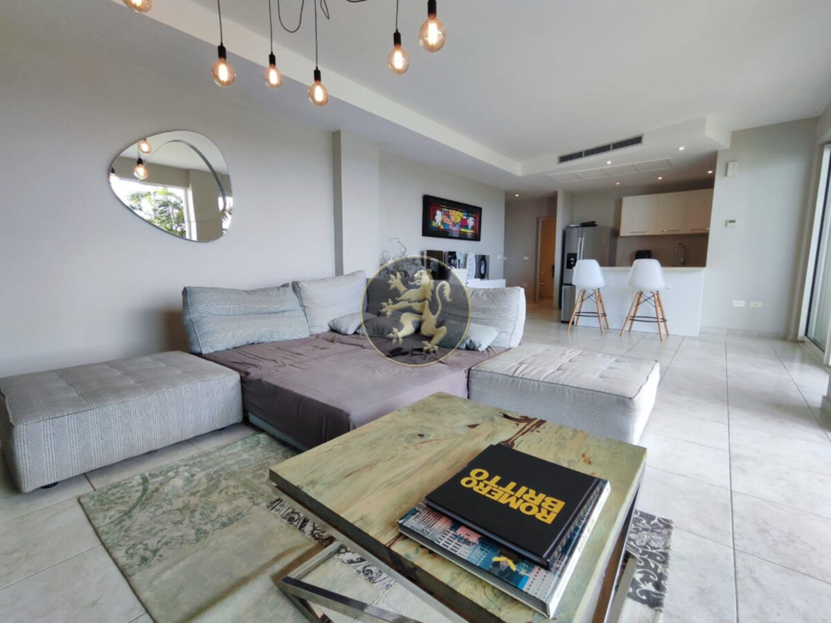 Luxurious Condo with Stunning Water Views