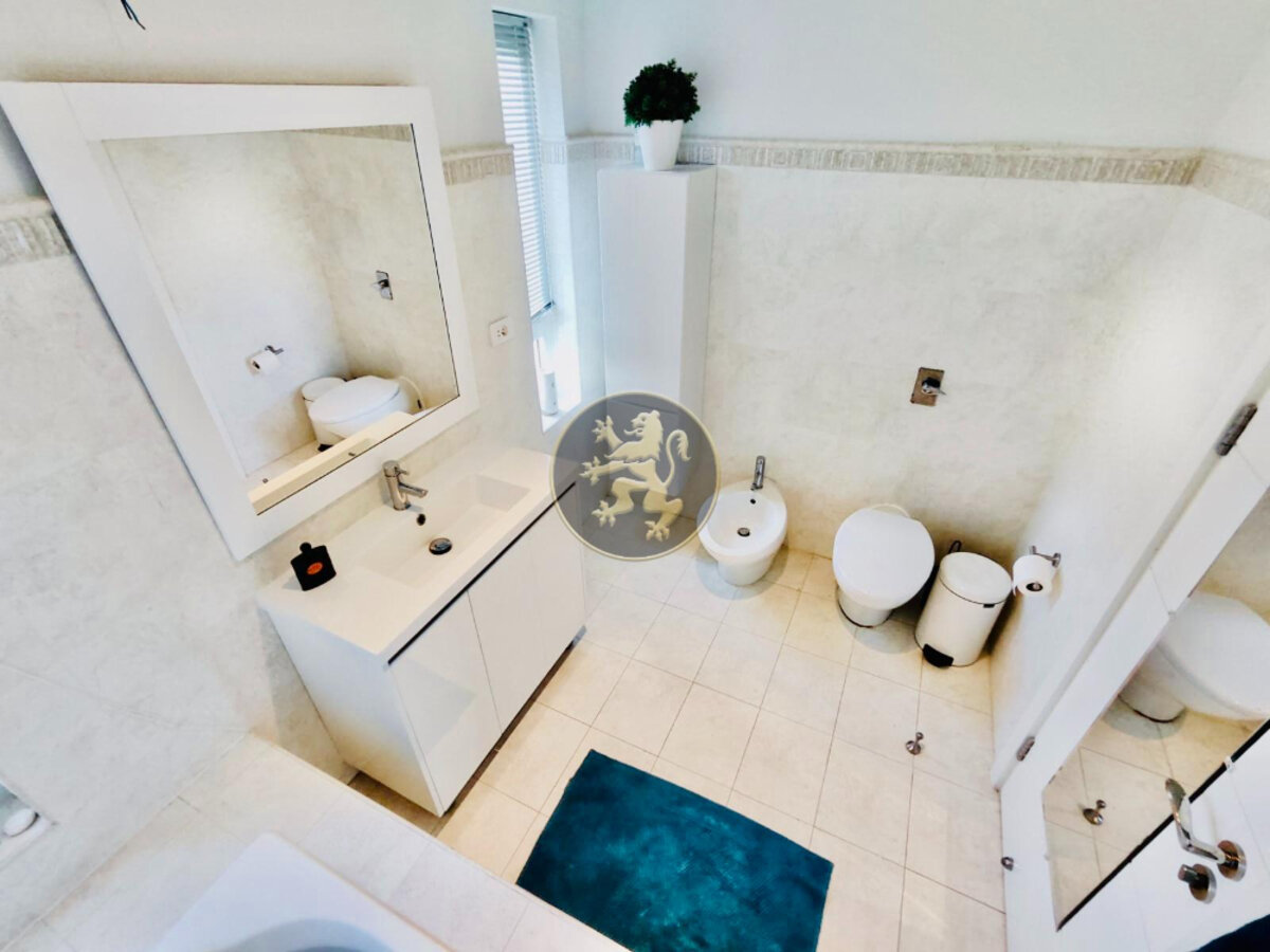 Luxurious Condo with Stunning Water Views