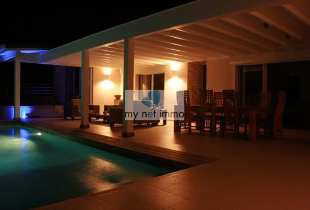 Villa 200M2 3 Ch + Piscine Terres Basses