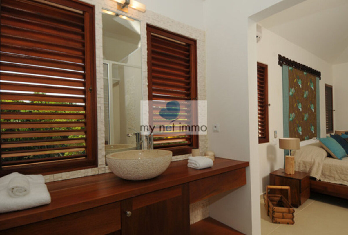 Villa 200M2 3 Ch + Piscine Terres Basses