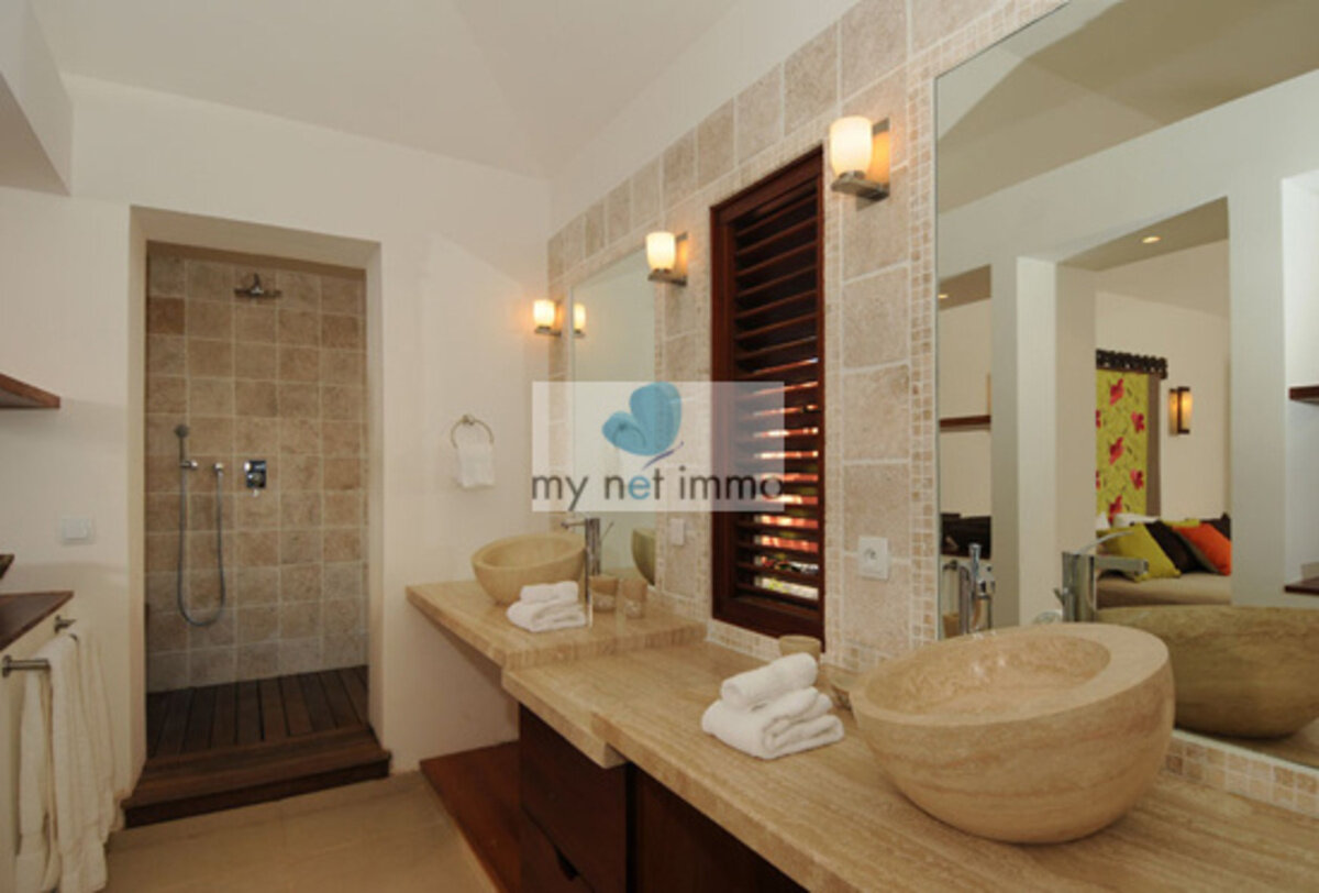 Villa 200M2 3 Ch + Piscine Terres Basses