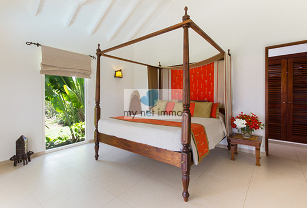 Villa 200M2 3 Ch + Piscine Terres Basses