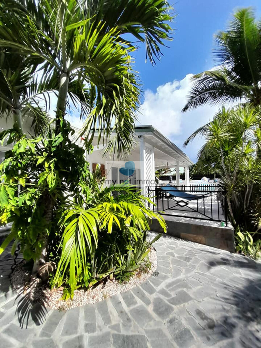 Oriental Bay 4 Bedroom Villa