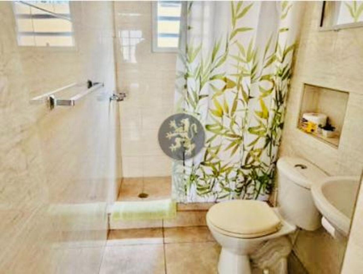 11% ROI Investment with 9-Unit Apartment Complex