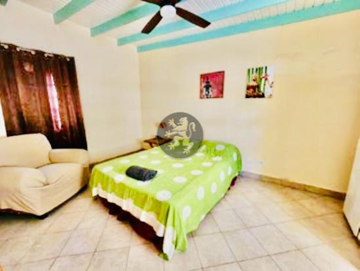 11% ROI Investment with 9-Unit Apartment Complex